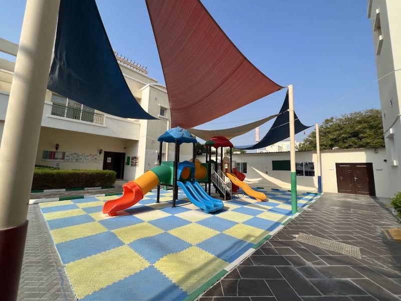 مدرسة غراس العالمية